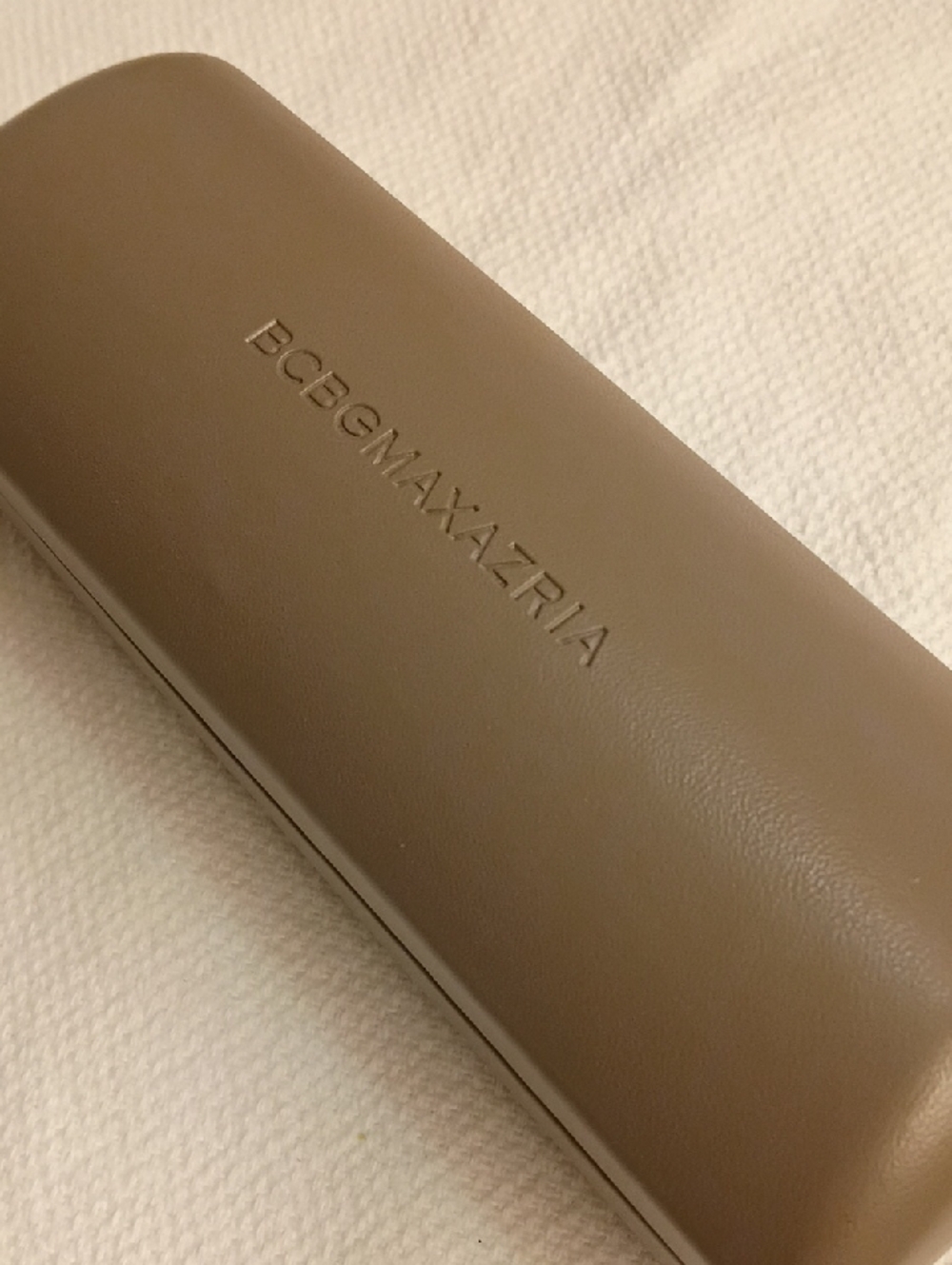 BCBGMaxAzria Tan Embossed Hard Sunglass Case With Cloth, Excellent Condition